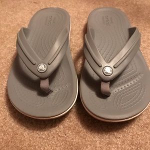Boys/Girls Size J3 Crocs Flip Flops